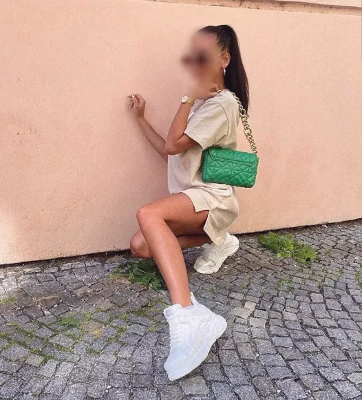 Amina, 30