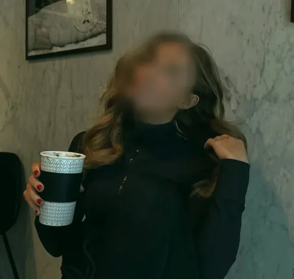 Emina, 28