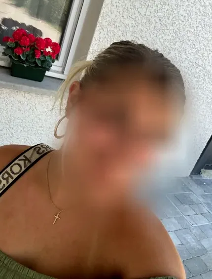 Maria, 22
