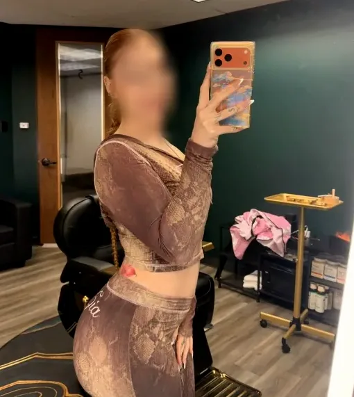 Sofia, 27
