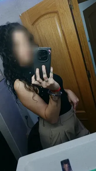 Winnie, 34